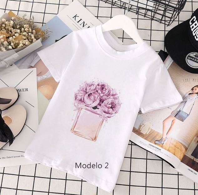 Camisetas Chic de Niña. Perfumes en flor. Regalos Comunión.